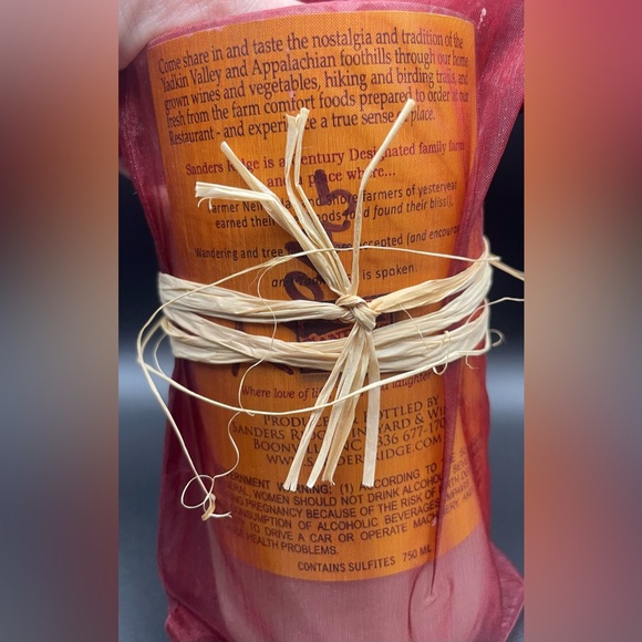 Sanders Ridge Vineyard & Winery Candle - Coconut Lime Verbena - Picture 6 of 6